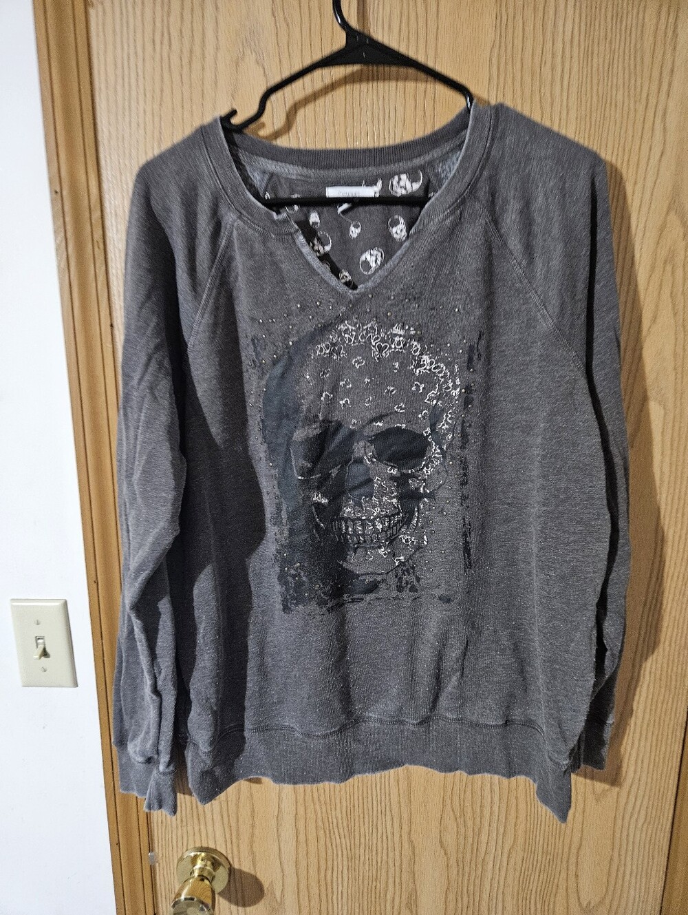Maurices Gray Skull Graphic V-Neck Sweatshirt